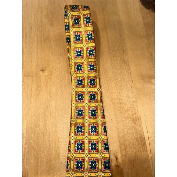 Cape Cod Neckwear Men's 55”x3" Vibrant Multi Color Silk Tie - Picture 7 of 7